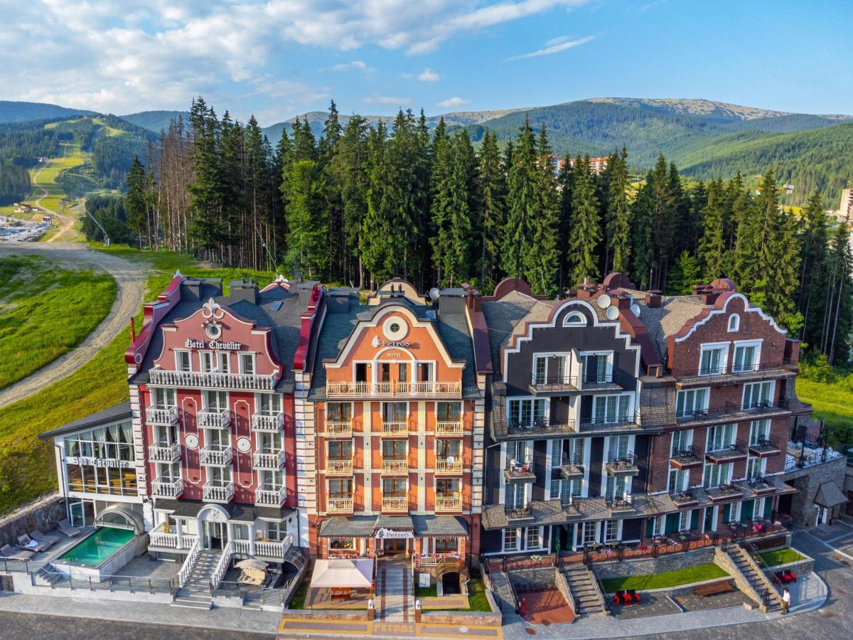 Petros Hotel Bukovel Bagian luar foto